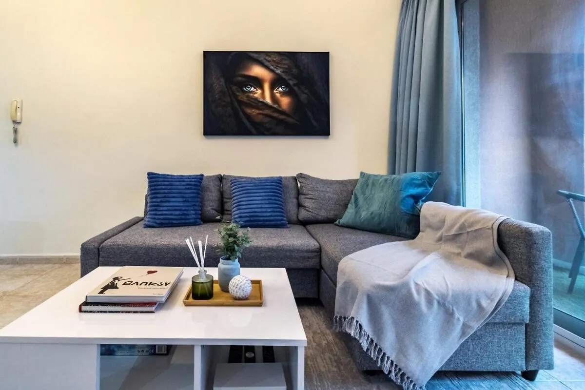 Spacious 1-Br Opposite Mall With Huge Pool & Gym Dubai 0*,