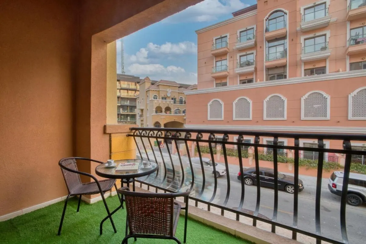 Spacious 1-Br Opposite Mall With Huge Pool & Gym Dubai