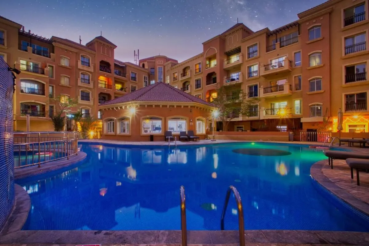 Apartment Spacious 1-Br Opposite Mall With Huge Pool & Gym Dubai