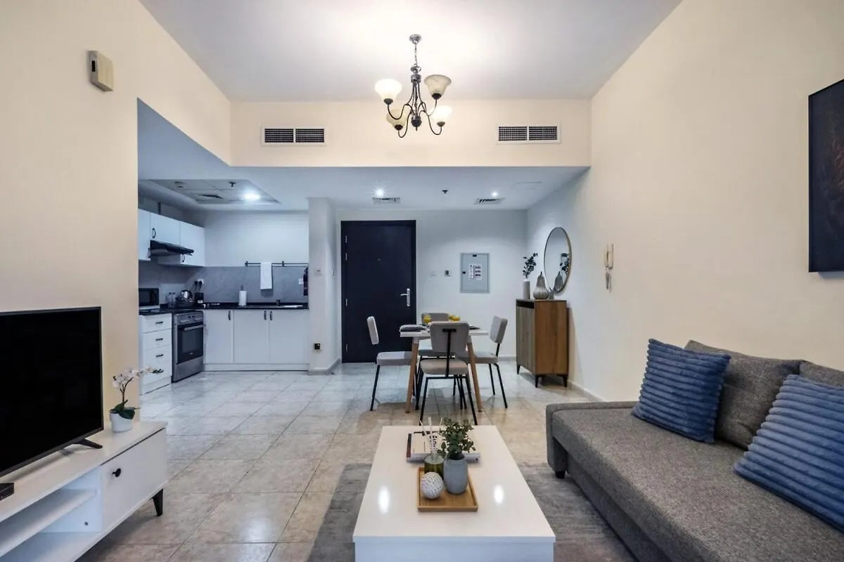 Apartment Spacious 1-Br Opposite Mall With Huge Pool & Gym Dubai United Arab Emirates